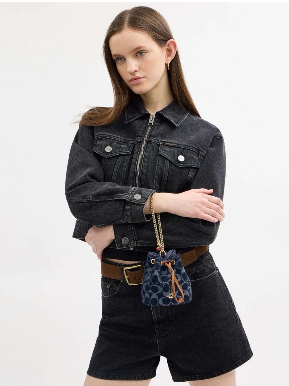 Coach Drawstring Wristlet In Signature Denim 🩵 - Picture 3 of 10